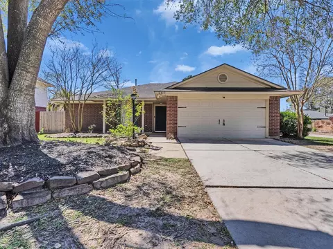 2410 Sherwood Hollow Ln, Kingwood, TX 77339