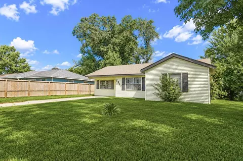 7217 Parker Rd, Houston, TX 77016