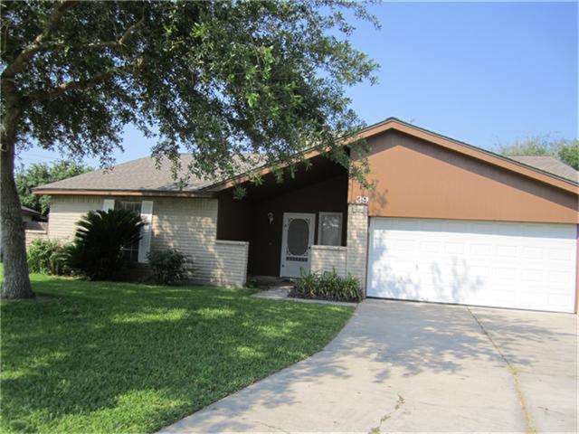 39 Wagon Lane Loop, Angleton, TX 77515 photo 1