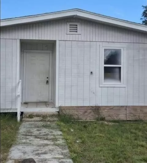 1800 Victoria Dr, Brownsville, TX 78521