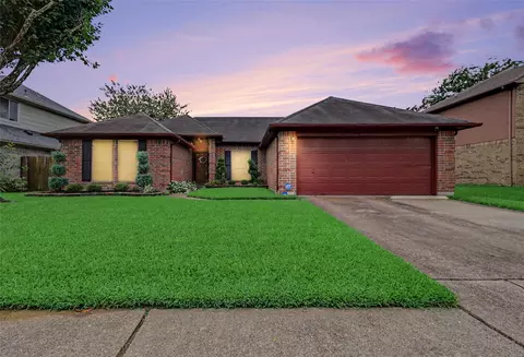 4802 Stone Bridge St, Baytown, TX 77521