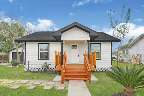 1912 Maryland St, Baytown, TX 77520