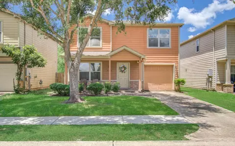 3330 Becker Glen St, Fresno, TX 77545