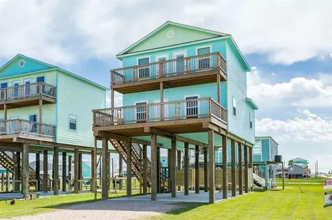 331 Caisson St, Surfside Beach, TX 77541 photo 1