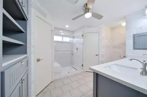 Bath - 5010 Cupids Bower Ct, Spring, TX 77388 photo 1 of 7