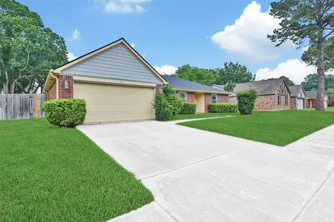 Exterior - 5010 Cupids Bower Ct, Spring, TX 77388 photo 2 of 8