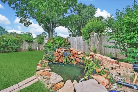 Exterior - 5010 Cupids Bower Ct, Spring, TX 77388 photo 6 of 8