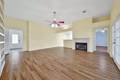 Living - 5010 Cupids Bower Ct, Spring, TX 77388 photo 3 of 6