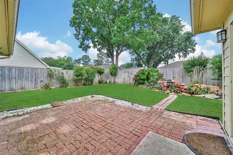 Exterior - 5010 Cupids Bower Ct, Spring, TX 77388 photo 4 of 8