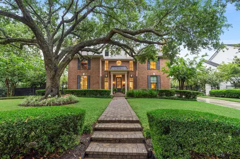 64 Glen Loch Ct, Sugar Land, TX 77479