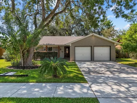 5208 Cunningham Dr, Pearland, TX 77581