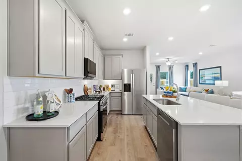 Kitchen - 17102 King Eider Rd, Waller, TX 77484 photo 3 of 4