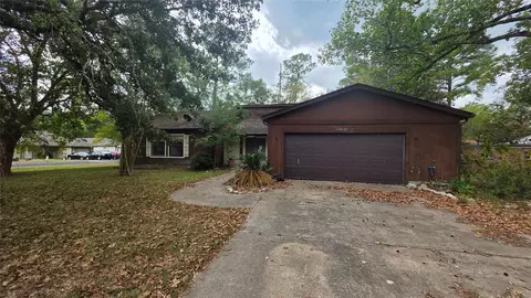 26041 Darkwood Ct, Huntsville, TX 77320