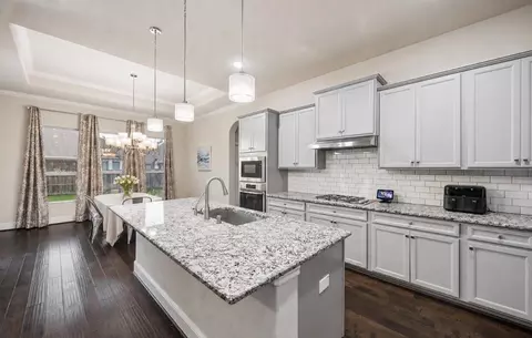 Kitchen - 32034 Eagle Nest Ln, Conroe, TX 77385 photo 2 of 4