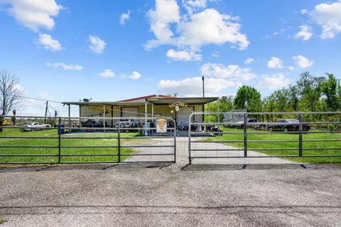 2402 East Fwy, Baytown, TX 77521