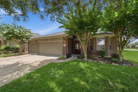 8911 Henrico Ln, Rosenberg, TX 77469
