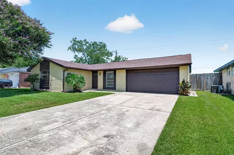 3307 Fern Rock Dr, La Porte, TX 77571