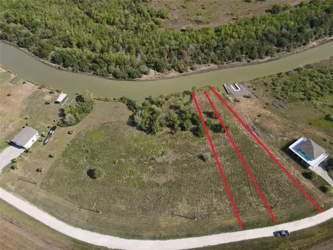 62-63 Bayou Ave, Smith Point, TX 77514