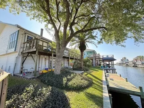 775 Marlin St, Bayou Vista, TX 77563