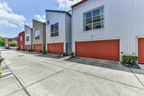 3028 Commerce St, Houston, TX 77003