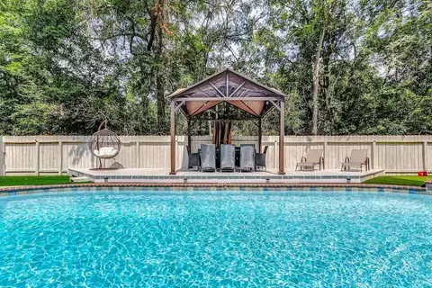14 Dovetail Pl, The Woodlands, TX 77381