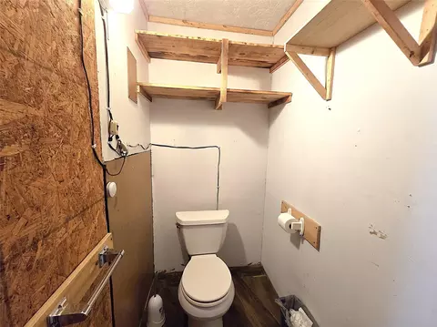 Bath - 127 Navaho Trl, Trinity, TX 75862 photo 2 of 2