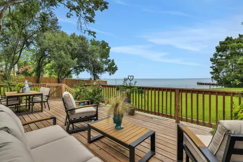 220 Harbor Run Dr, Coldspring, TX 77331