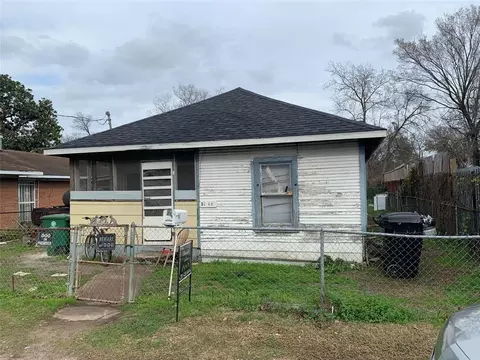 3226 Des Chaumes, Houston, TX 77026