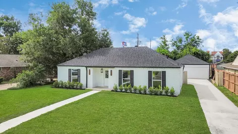 6249 Locke Ln, Houston, TX 77057