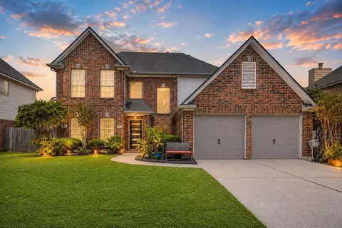 5107 Brett Dr, Pearland, TX 77584