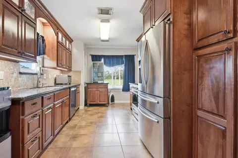 Kitchen - 3625 County Road 36, Angleton, TX 77515 photo 2 of 2
