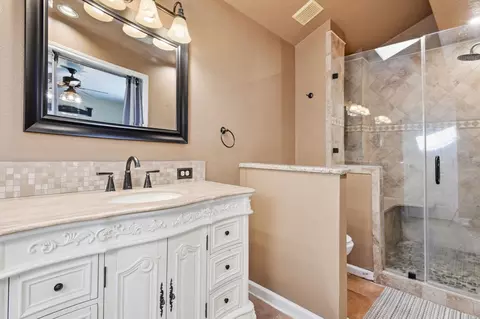 Bath - 3625 County Road 36, Angleton, TX 77515 photo 1 of 3