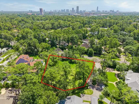 11320 Memorial Dr, Piney Point Village, TX 77024
