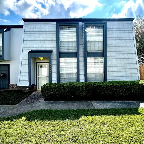 10170 Beekman Place Dr, Houston, TX 77043