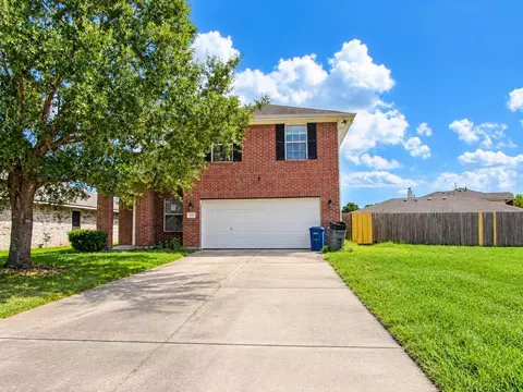 132 Bright Brook Ln, Dickinson, TX 77539