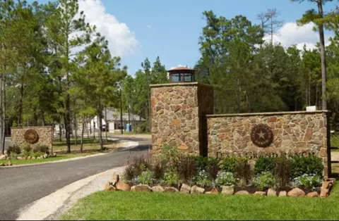 3 1-76 Winchester Rd # B, Huntsville, TX 77340