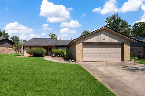 408 Foxmeadow Ln, Cleveland, TX 77327