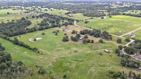 8166 Riley Rd, Bryan, TX 77808