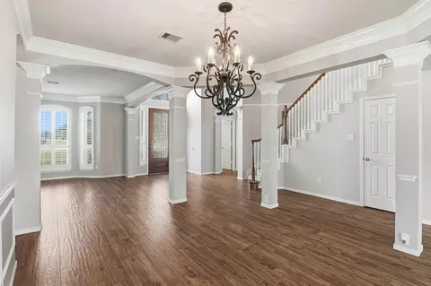 Living - 3602 River Bend Dr, Rosenberg, TX 77471 photo 6 of 11