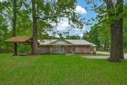 2 Magnolia Ln, Huffman, TX 77336