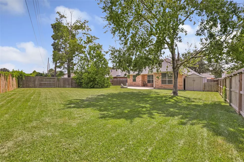 Exterior - 7126 Leens Lodge Ln, Humble, TX 77346 photo 8 of 9