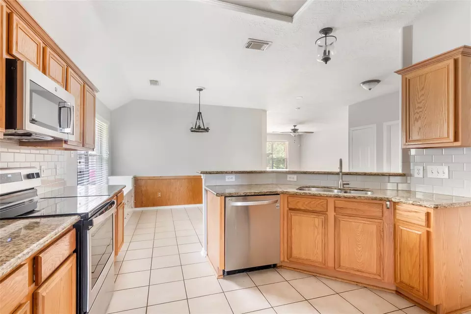 Kitchen - 7126 Leens Lodge Ln, Humble, TX 77346 photo 1 of 3