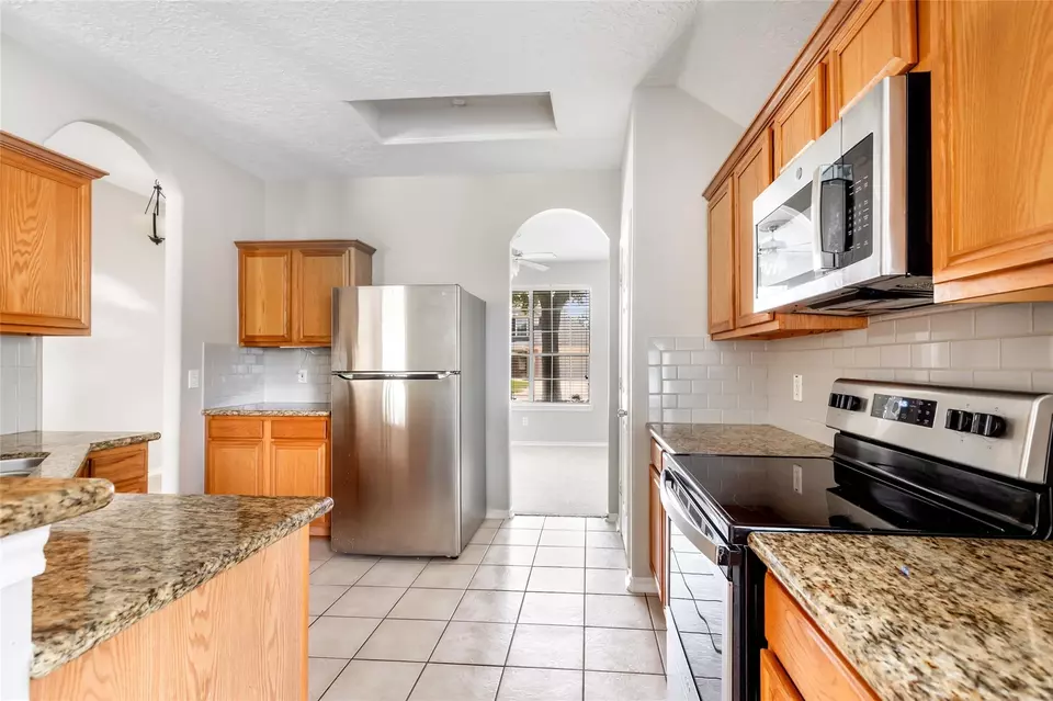 Kitchen - 7126 Leens Lodge Ln, Humble, TX 77346 photo 3 of 3