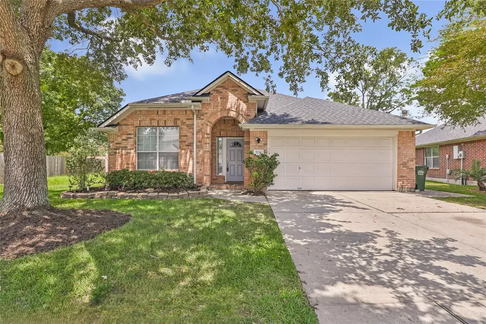 Exterior - 7126 Leens Lodge Ln, Humble, TX 77346 photo 1 of 9