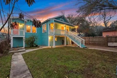 4728 Avenue R 12, Galveston, TX 77551