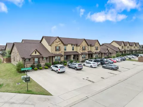 401 Goldilocks Ln, College Station, TX 77845