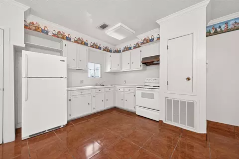 Kitchen - 607 E Cypresswood Dr, Spring, TX 77373 photo 1 of 5
