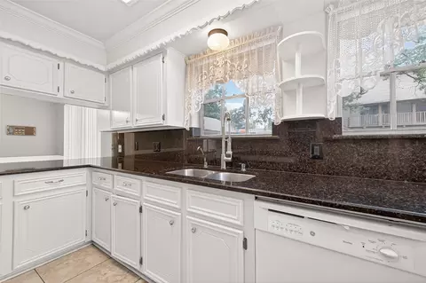Kitchen - 607 E Cypresswood Dr, Spring, TX 77373 photo 3 of 5
