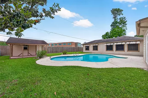 Exterior - 607 E Cypresswood Dr, Spring, TX 77373 photo 4 of 8