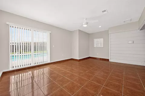 Living - 607 E Cypresswood Dr, Spring, TX 77373 photo 3 of 11